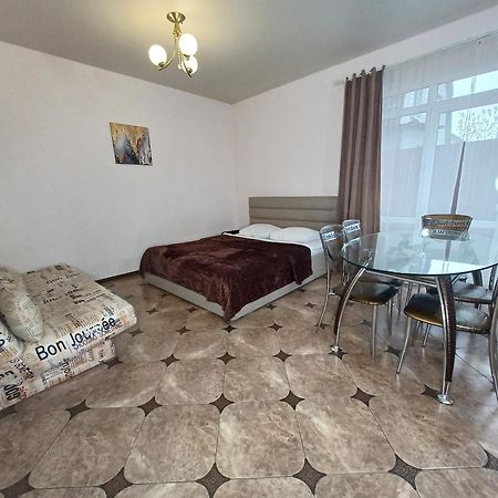 Гостьовий Будинок Осокорки Kiew Exterior foto